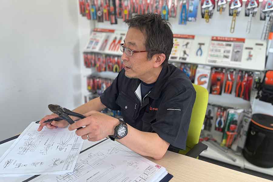 STORY // 国内初「黒メッキ」への挑戦。トップブランドとしての誇り
